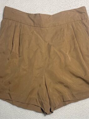 Banana Republic Woman’s High-Waist Pleated Shorts in Camel Brown Casual Chic
